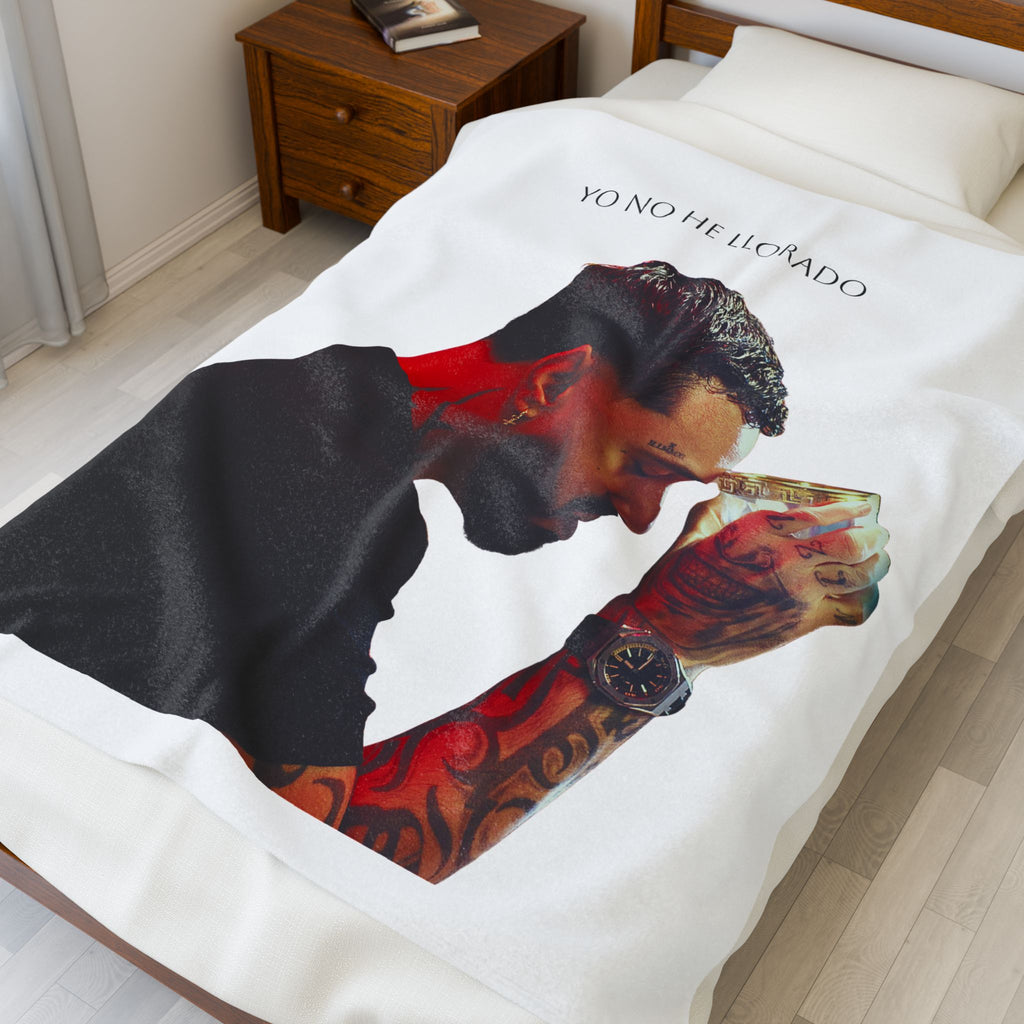 "Yo No He Llorado" Plush Blanket | Tattooed Man Pouring Drink Design